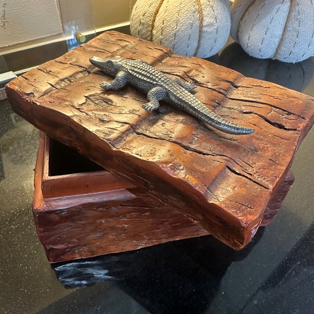 Brown Gator Decorative Box - Picture 3 of 5